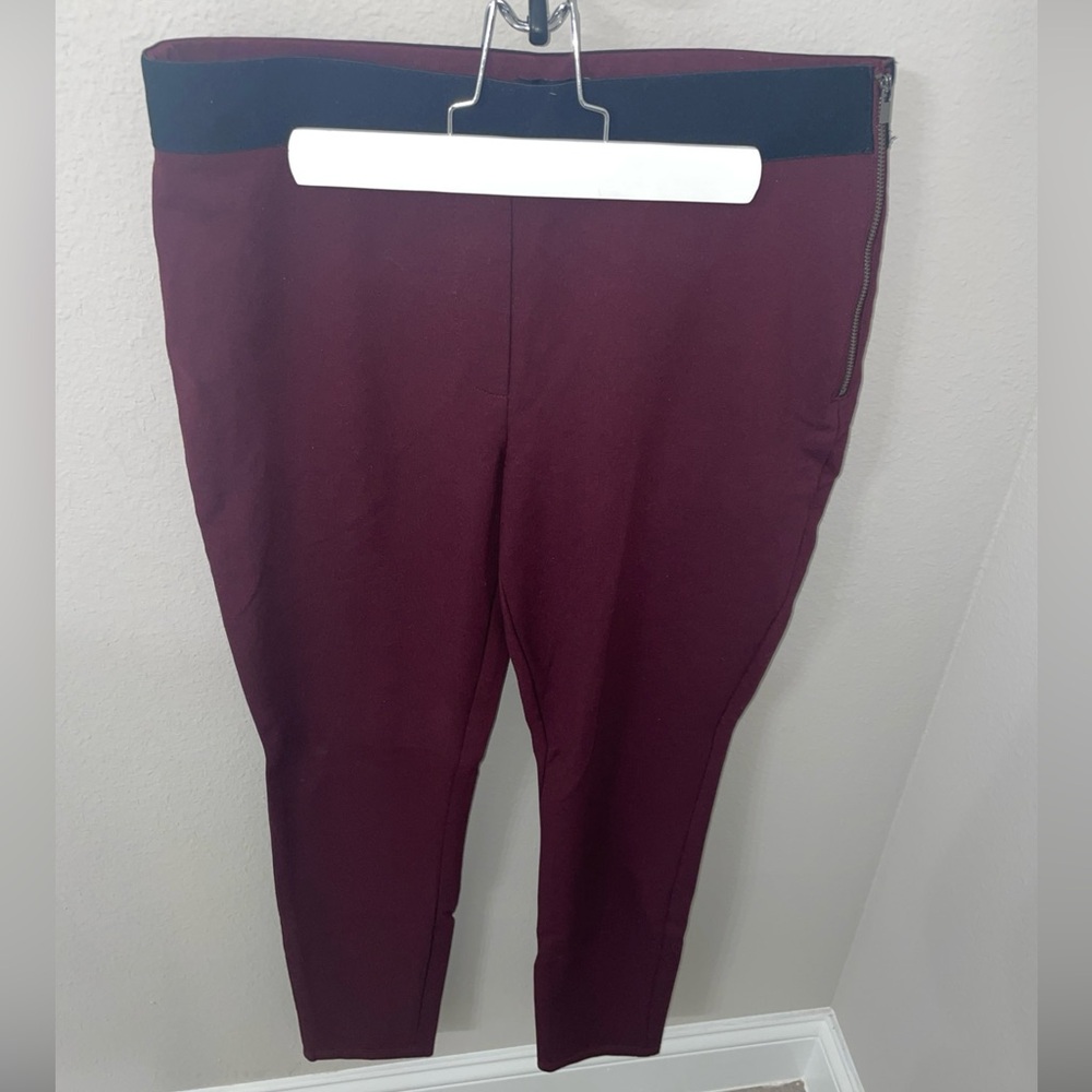 White House Black Market The Legging Burgundy Stretch Slimming Pants Side Zip
